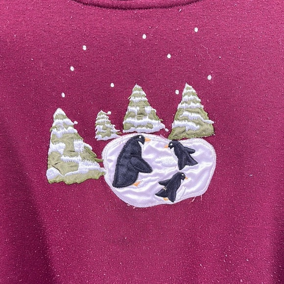 VTG Ladies Club Cozy Maroon Crewneck Penguin Ugly Christmas Sweatshirt Sz Med - Picture 4 of 13